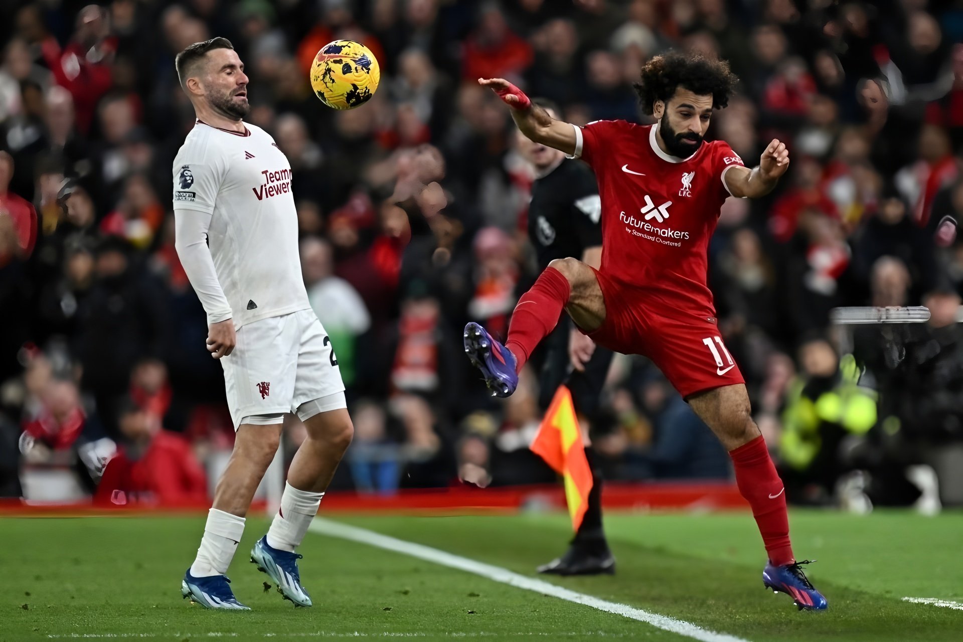 乐动体育-热刺大胜埃弗顿,英超战绩稳坐榜首的简单介绍